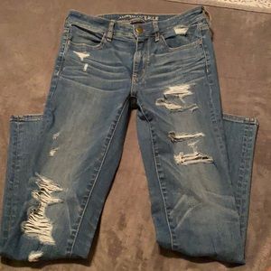 American Eagle Ripped Slinny Jeans